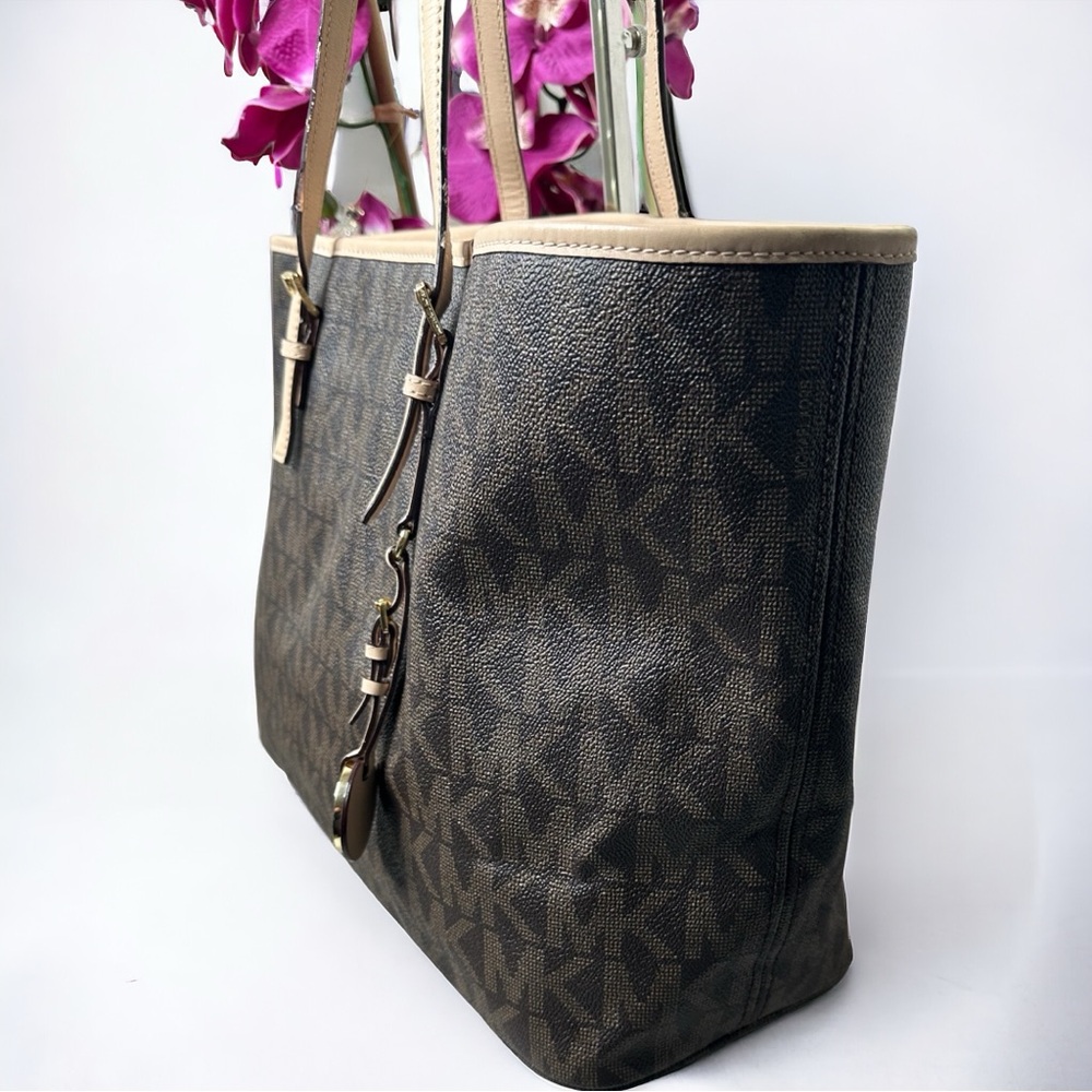 Authentic Michael Kors Jet Set Large Multifunctio… - image 3